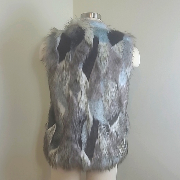 Design Lab Lord & Taylor Faux Fur Vest Size Small Petite - Picture 8 of 11